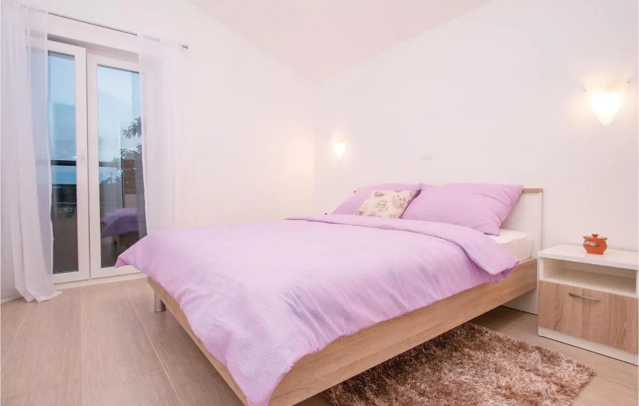 2 Bedroom Lovely Apartment In Veli Rat Verunić Croacia