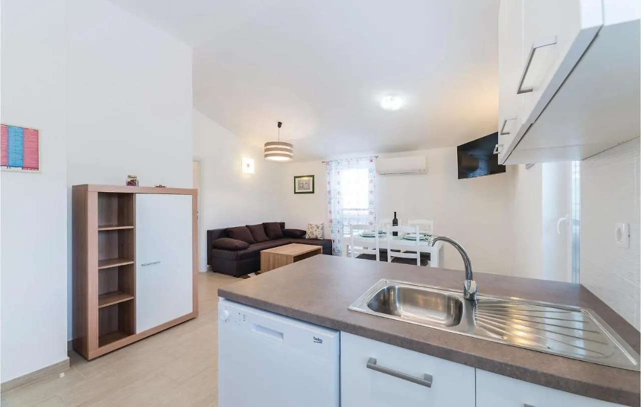 2 Bedroom Lovely Apartment In Veli Rat Verunić Croacia
