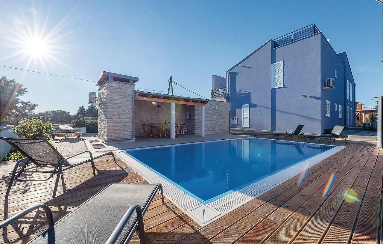 2 Bedroom Lovely Apartment In Veli Rat Verunić 0*,  Croacia